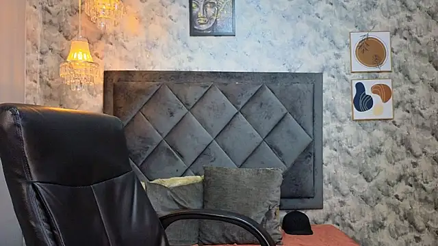 Snapshot of Apolo_rousse1 chatting on 11.25.25 Apolo rousse1 online show from 11.25.25