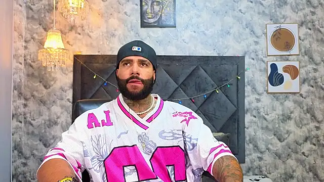 Snapshot of Apolo_rousse1 chatting on 12.02.25 Apolo rousse1 online show from 12.02.25