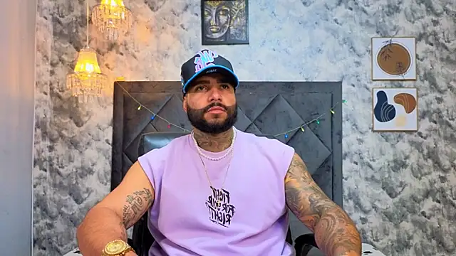 Snapshot of Apolo_rousse1 chatting on 12.04.25 Apolo rousse1 online show from 12.04.25