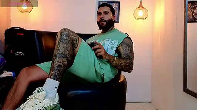 Snapshot of Apolo_rousse1 chatting on 05.28.26 Apolo rousse1 online show from 05.28.26