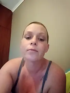 Snapshot of ComeAsYouAre chatting on 11.15.25 ComeAsYouAre online show from 11.15.25