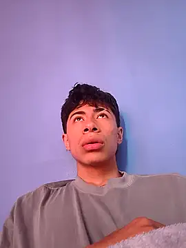 Snapshot of Rolito69 chatting on 11.02.25 Rolito69 online show from 11.02.25