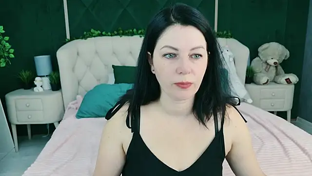 Nina Stane online show from 09.23.25