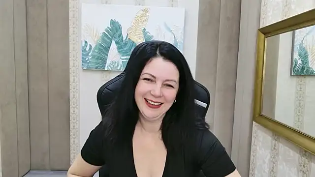 Nina Stane online show from 12.04.25