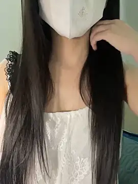 Snapshot of Dior_baby chatting on 09.16.25 Dior baby online show from 09.16.25