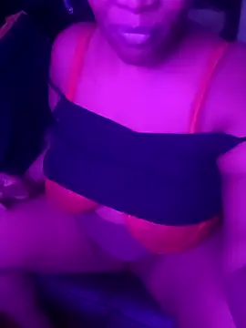 Snapshot of Nisha_Benz chatting on 09.22.25 Nisha Benz online show from 09.22.25