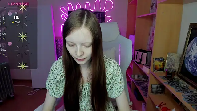 AliceHaris online show from 11.18.25