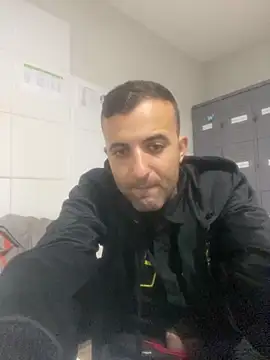 Snapshot of Junior17cm_1993 chatting on 02.21.26 Junior17cm 1993 online show from 02.21.26