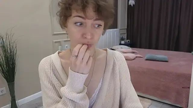 Snapshot of daniellia_ chatting on 10.14.25 daniellia  online show from 10.14.25