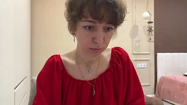 daniellia  online show from 11.04.25