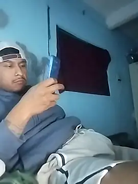 Snapshot of negromaussm chatting on 10.19.25 negromaussm online show from 10.19.25