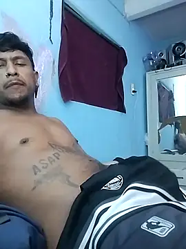 Snapshot of negromaussm chatting on 10.31.25 negromaussm online show from 10.31.25