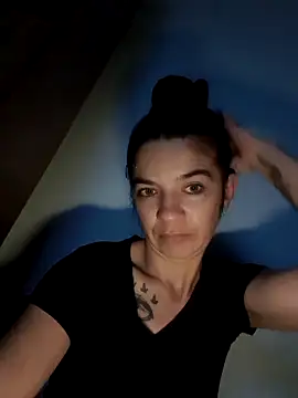 Snapshot of alinaalinutzq chatting on 11.01.25 alinaalinutzq online show from 11.01.25