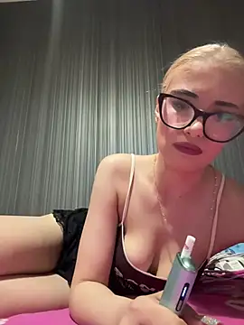 Larra69 online show from 06.04.26