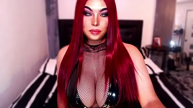 Snapshot of xTrixieMae chatting on 09.25.25 xTrixieMae online show from 09.25.25