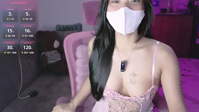 Phuong Bee online show from 04.04.26