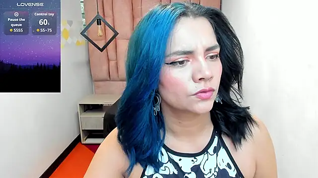 Snapshot of Kiara_Cruz__ chatting on 10.07.25 Kiara Cruz online show from 10.07.25