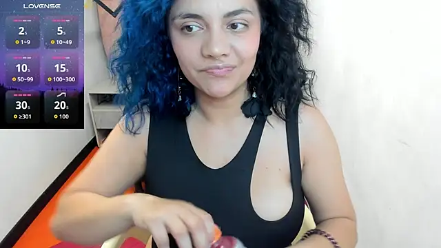 Snapshot of Kiara_Cruz__ chatting on 10.09.25 Kiara Cruz online show from 10.09.25