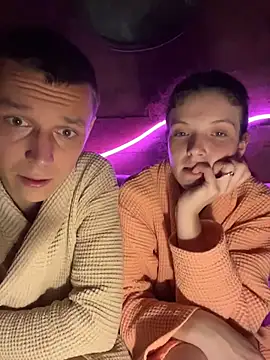 FoxStudioSex online show from 10.31.25