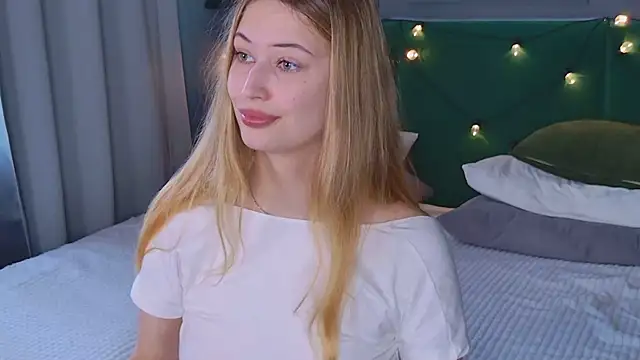 Sofii Ly online show from 09.10.25