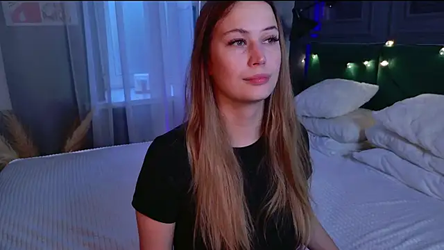 Sofii Ly online show from 11.15.25