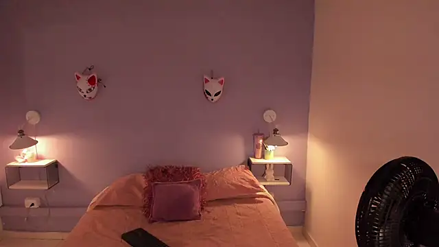 Snapshot of Zoe_Lynch_ chatting on 09.23.25 Zoe Lynch online show from 09.23.25