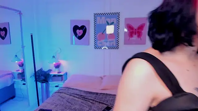 Zoe Lynch  online show from 02.23.26