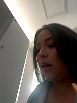 Zoey thompson online show from 09.22.25