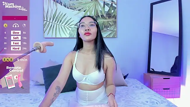 lucyy liiuu online show from 10.21.25