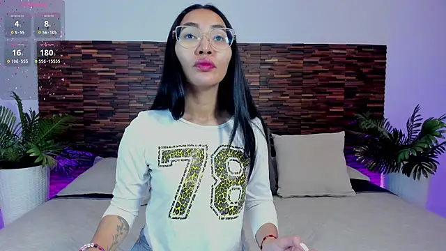 lucyy liiuu online show from 11.17.25