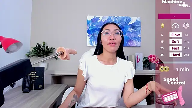 lucyy liiuu online show from 11.21.25