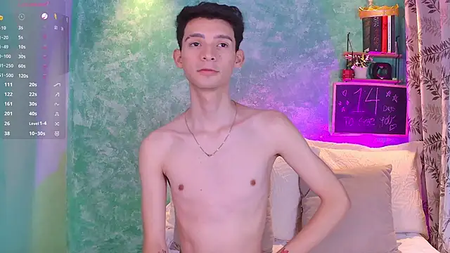 Snapshot of VicenteFerrer chatting on 10.09.25 VicenteFerrer online show from 10.09.25