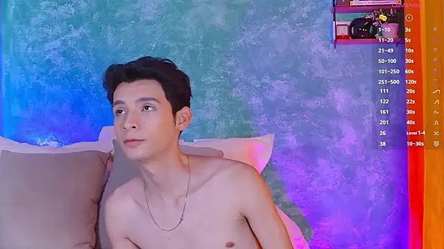 Snapshot of VicenteFerrer chatting on 11.09.25 VicenteFerrer online show from 11.09.25