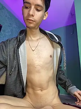 Snapshot of VicenteFerrer chatting on 11.21.25 VicenteFerrer online show from 11.21.25