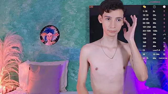 Snapshot of VicenteFerrer chatting on 12.01.25 VicenteFerrer online show from 12.01.25