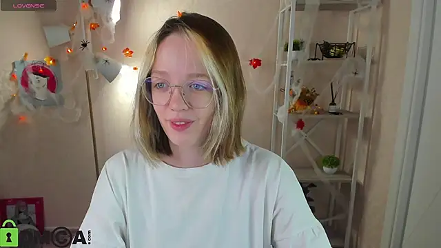 R0cket bunny online show from 10.21.25