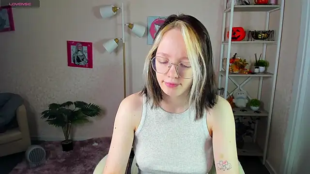 R0cket bunny online show from 11.15.25