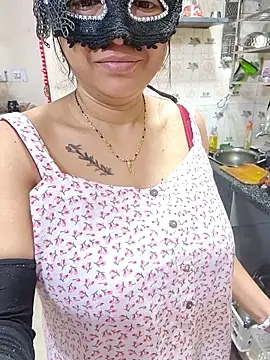 Queen Nightt online show from 03.07.26