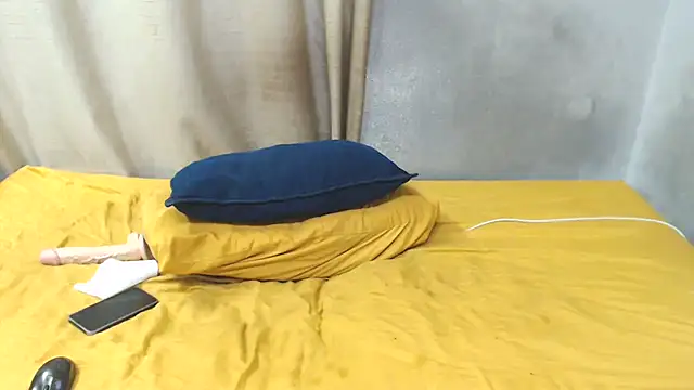 curvydarckcohocolate online show from 04.04.26