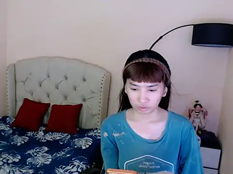 Snapshot of ShantalFoxxy_ chatting on 06.18.26 ShantalFoxxy online show from 06.18.26