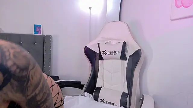 sara queen10 online show from 09.30.25