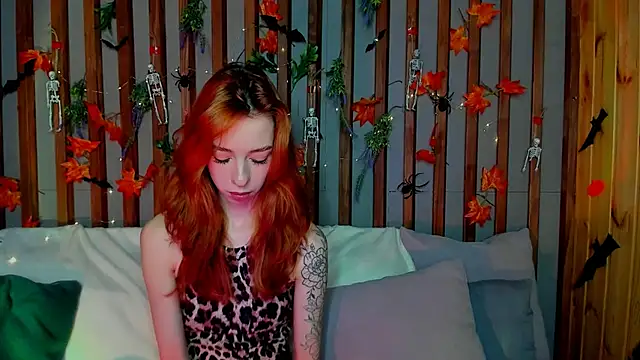 Snapshot of Lori_Williams chatting on 10.30.25 Lori Williams online show from 10.30.25