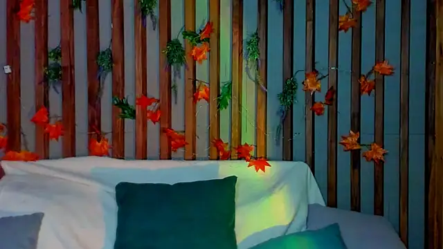 Lori Williams online show from 12.19.25