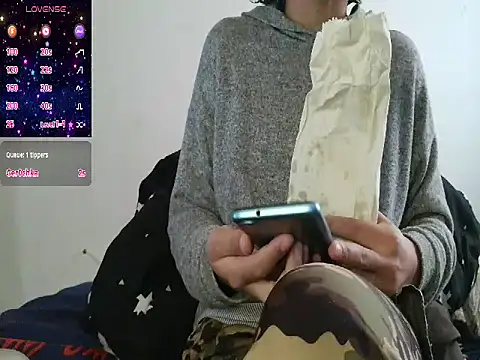 Natzu Choi online show from 11.07.25