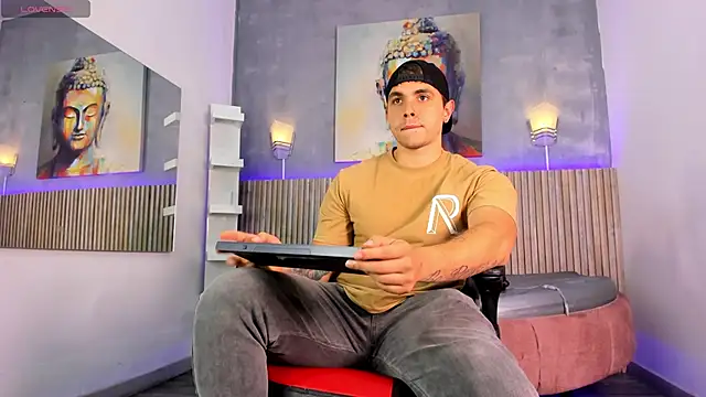 Snapshot of Liam_walk_ chatting on 09.21.25 Liam walk  online show from 09.21.25