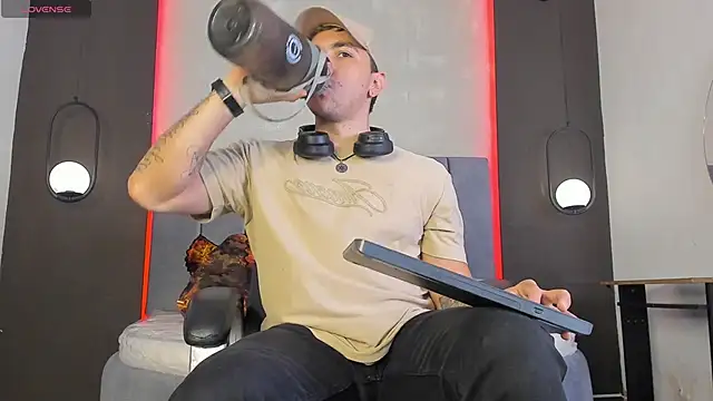 Liam walk  online show from 02.10.26