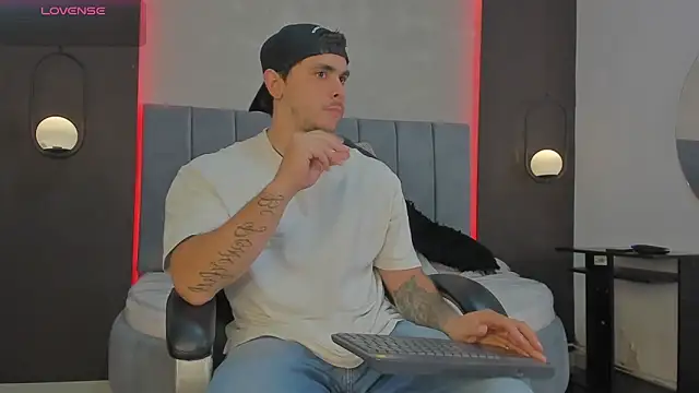 Liam walk  online show from 03.20.26