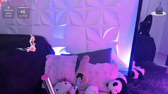 JuliethMoss online show from 10.25.25