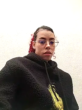 Pamelamiler   online show from 11.19.25