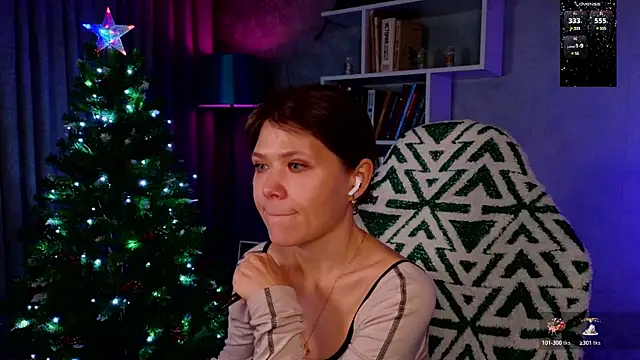 Snapshot of MyLittleGali chatting on 12.28.24 MyLittleGali online show from 12.28.24